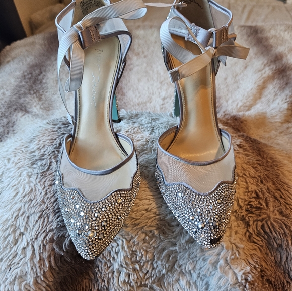 Betsey Johnson Womens Iris Embellished Stiletto Evening Heels 8 1/2. - Picture 8 of 8